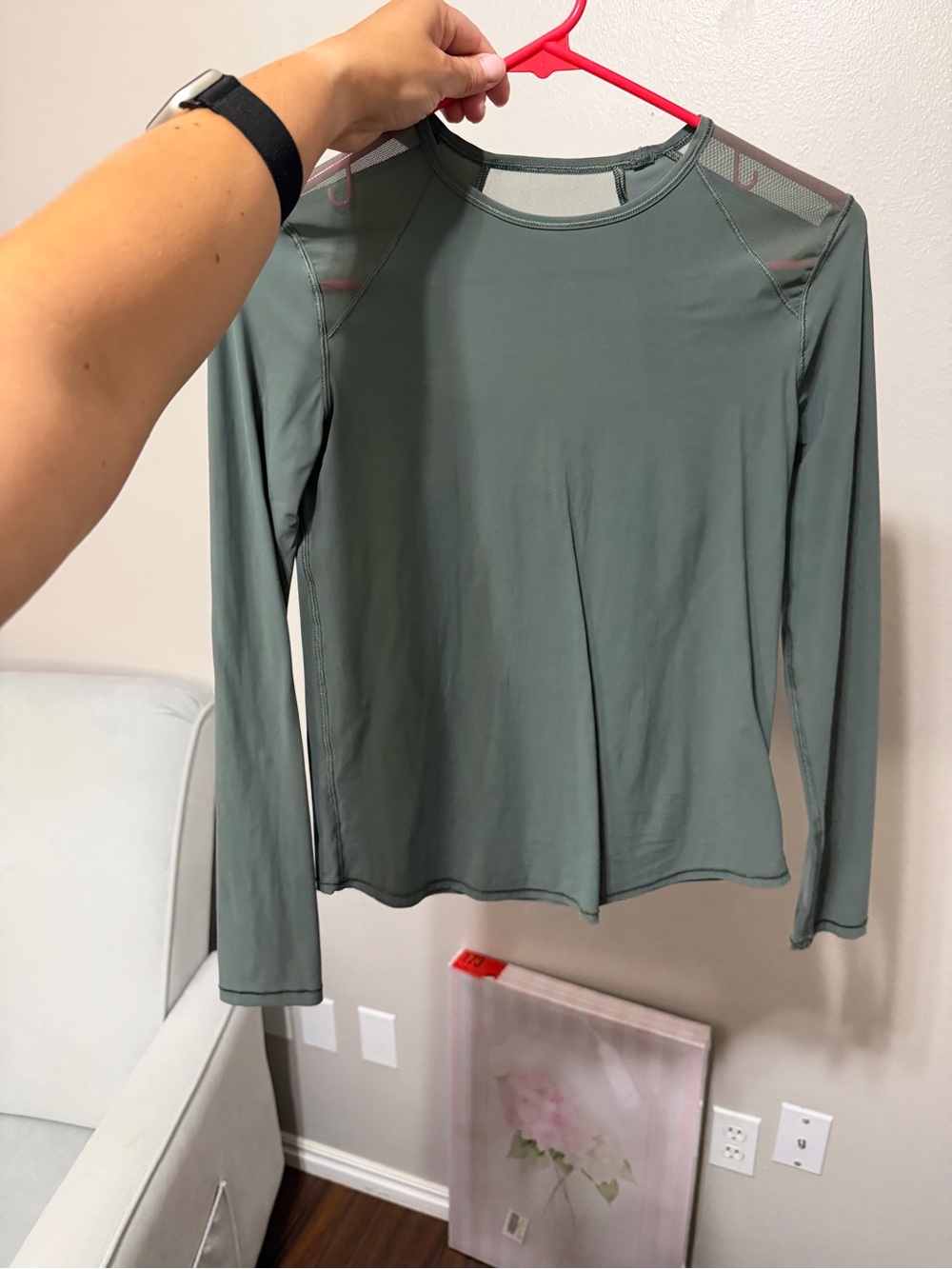 Lululemon Long-Sleeve Mesh top size 4 — Sage Green